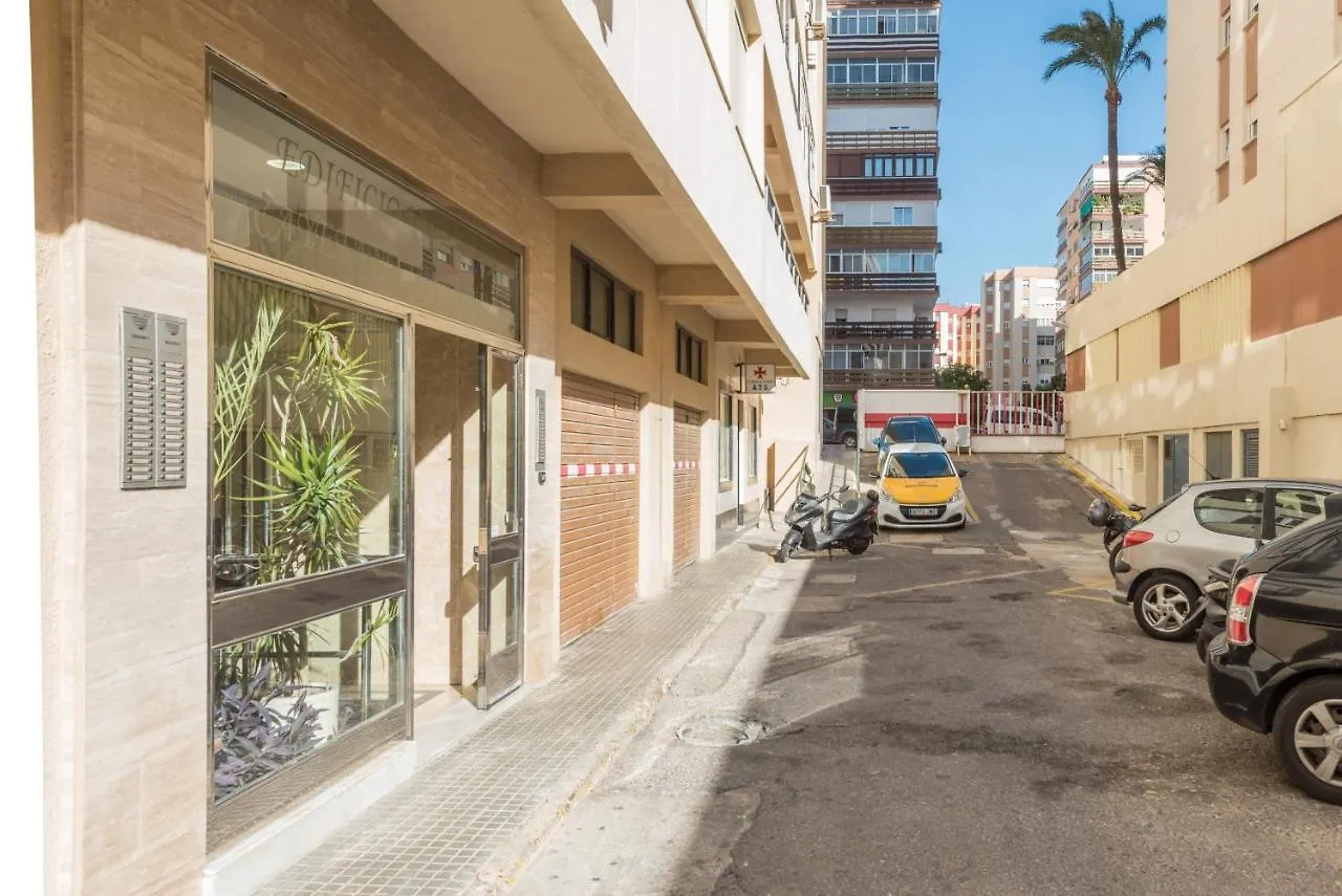 Villamar Cadiz 0*,  İspanya